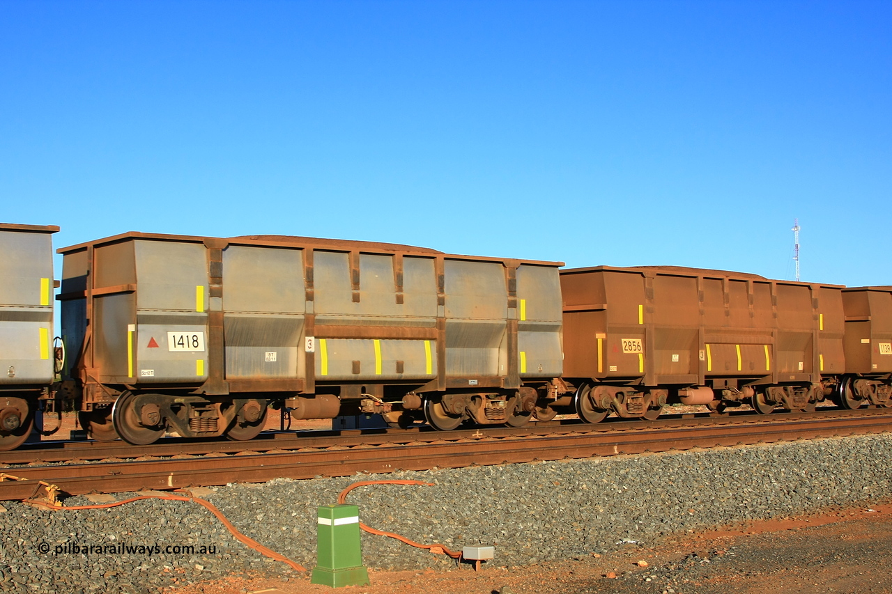 110620 2296r
Walla, loaded BHP ore waggon 1418 is a Goninan WA build to the Golynx design as a replacement body from February 2011. This replaces the original Comeng WA waggon of the same number. 20th of June 2011.
Keywords: 1418;Goninan-WA;Golynx;BHP-ore-waggon