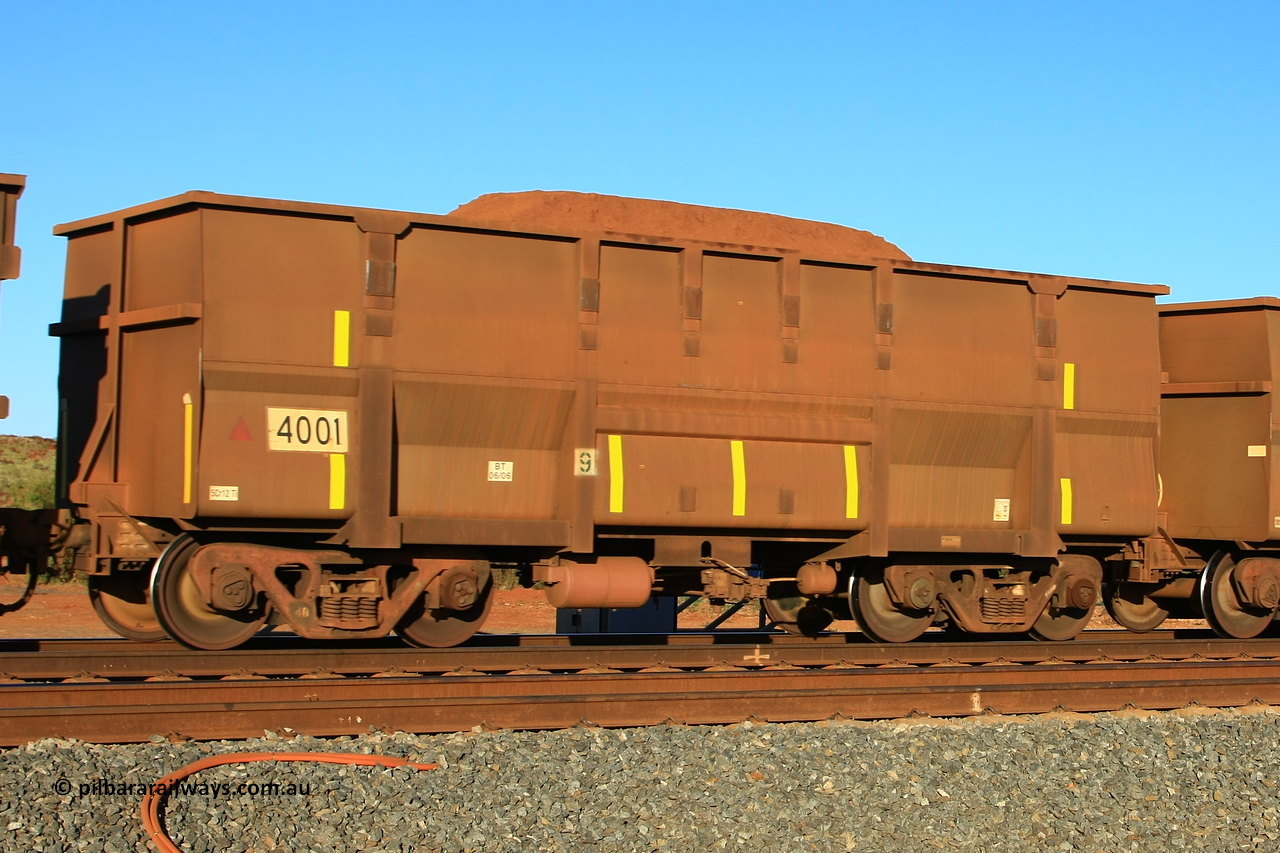 110620 2396r
Walla, loaded BHP ore waggon 4001, an example built May 2005 of the Golynx design as built by Goninan WA in large numbers This Golynx body replaced an earlier Comeng waggon with the same number. 20th of June 2011.
Keywords: 4001;Goninan-WA;Golynx;BHP-ore-waggon