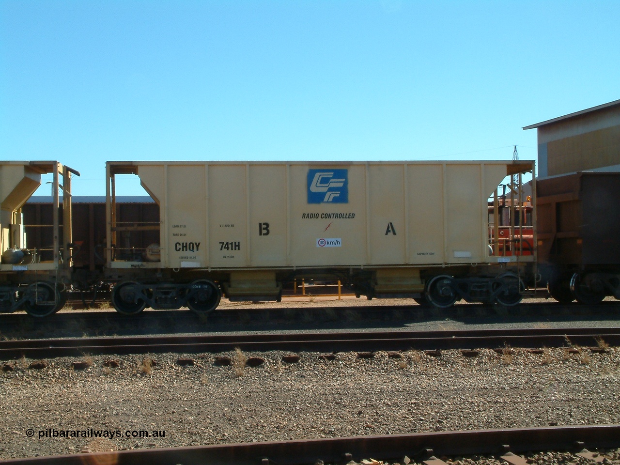 040805 095703
Nelson Point, CFCLA CHQY type ballast waggon CHQY 741.
Keywords: CHQY-type;CHQY741;CFCLA;CRDX-type;BHP-ballast-waggon;