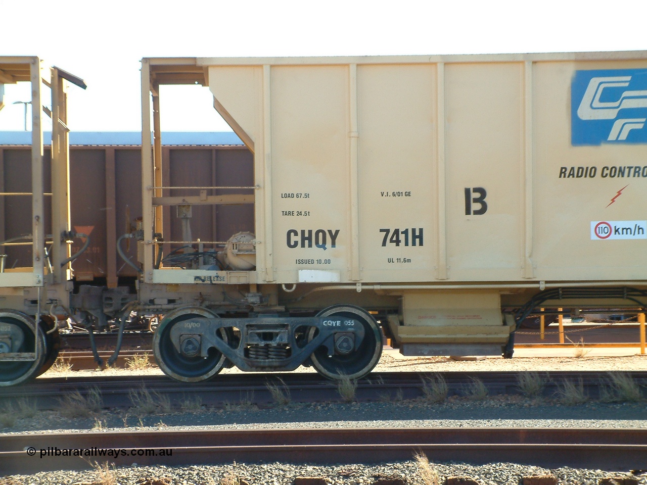 040805 095709
Nelson Point, CFCLA CHQY type ballast waggon CHQY 741.
Keywords: CHQY-type;CHQY741;CFCLA;CRDX-type;BHP-ballast-waggon;