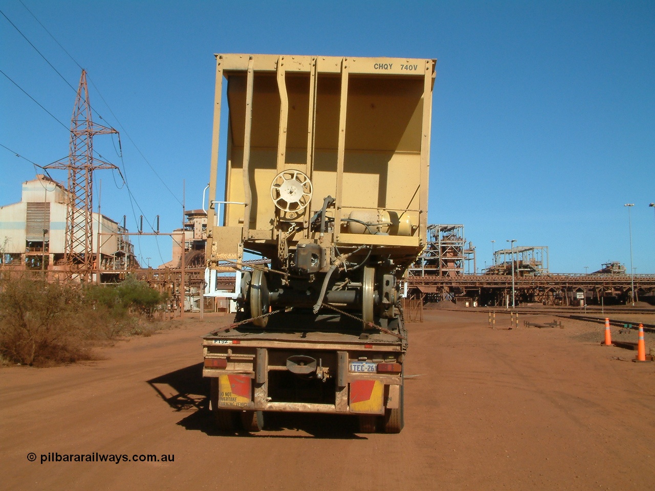 040814 092225
Nelson Point, CFCLA ballast waggon CHQY type 740 just being delivered to BHP Iron Ore as part of the Rail PACE project, handbrake end view.
Keywords: CHQY-type;CHQY740;CFCLA;CRDX-type;BHP-ballast-waggon;