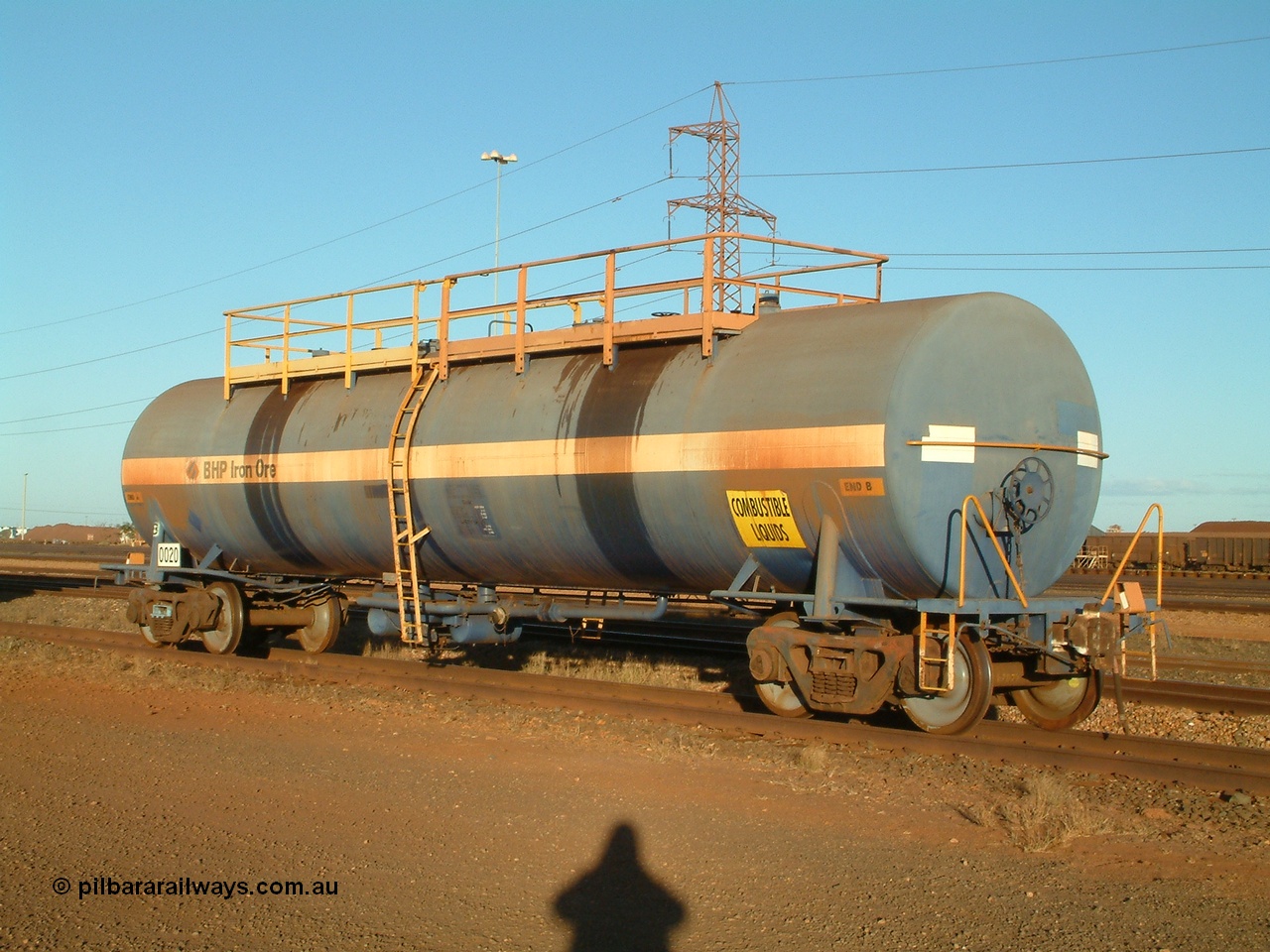 040815 171312
Nelson Point, fuel tank waggon 0020, 82 kilolitre capacity built by Comeng NSW for BP as RTC 2, used by Mt Newman Mining, unsure when converted to 0020.
Keywords: Comeng-NSW;BP-Oil;RTC2;BHP-tank-waggon;