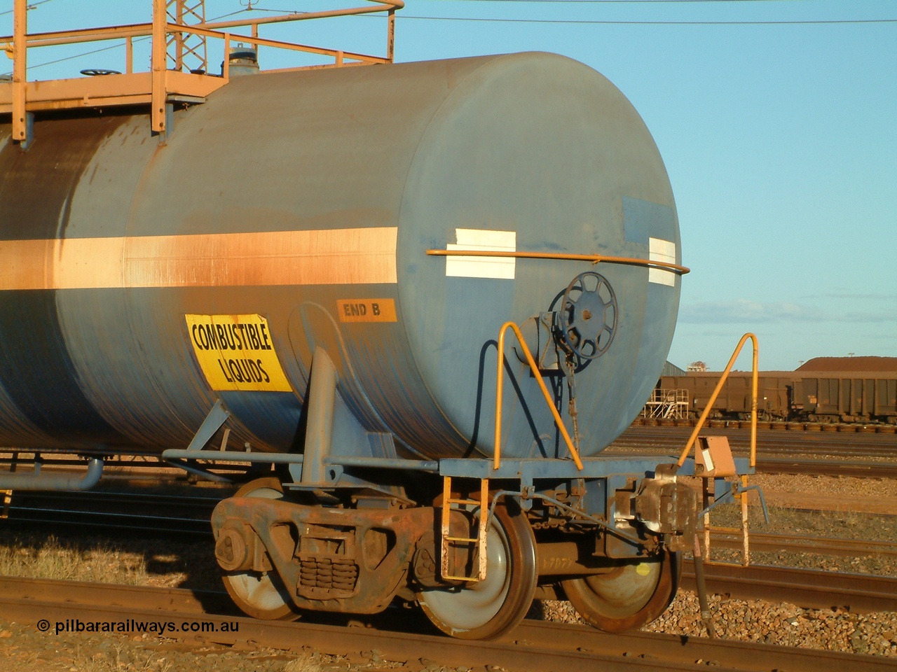 040815 171318
Nelson Point, view of hand brake end of fuel tank waggon 0020, 82 kilolitre capacity built by Comeng NSW for BP as RTC 2, used by Mt Newman Mining, unsure when converted to 0020.
Keywords: Comeng-NSW;BP-Oil;RTC2;BHP-tank-waggon;