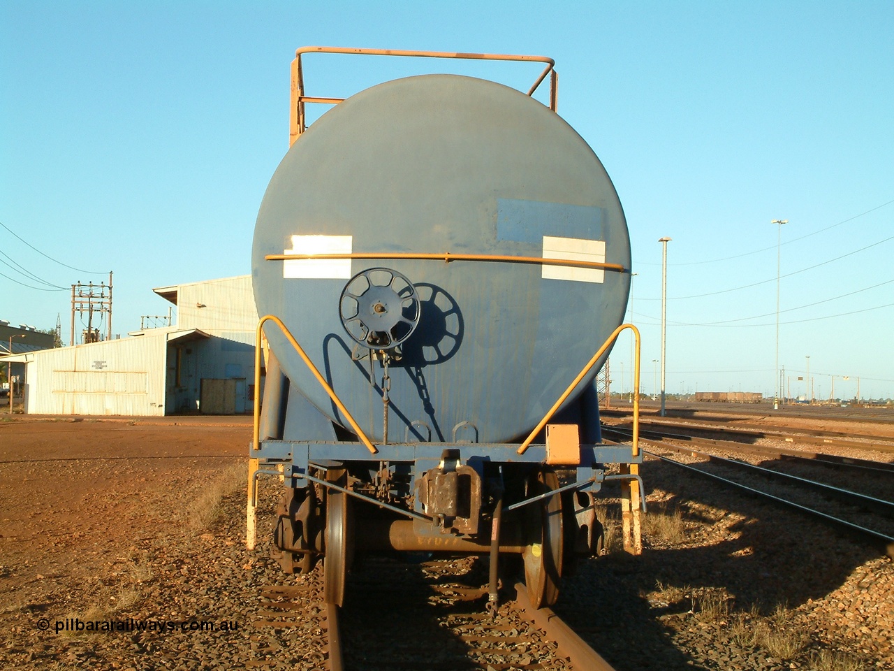 040815 171504
Nelson Point, view of hand brake end of fuel tank waggon 0020, 82 kilolitre capacity built by Comeng NSW for BP as RTC 2, used by Mt Newman Mining, unsure when converted to 0020.
Keywords: Comeng-NSW;BP-Oil;RTC2;BHP-tank-waggon;