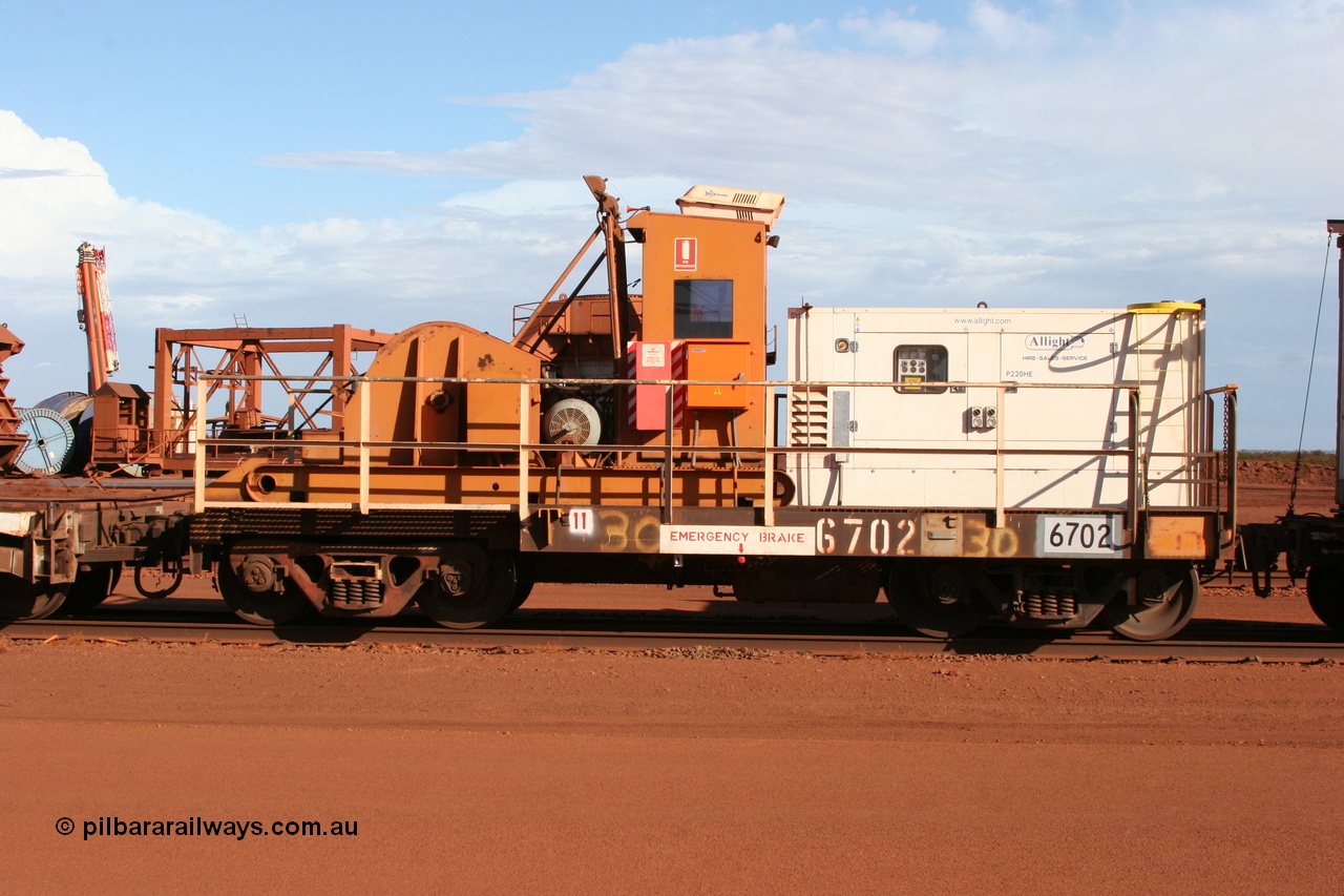 050319 0141
Nelson Point, cut down Magor USA built former Oroville Dam 91 ton ore waggon 665, now used as the crib waggon on the steel train, side view.
Keywords: Magor-USA;BHP-rail-train;