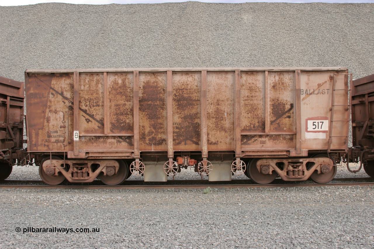 050412 0754
Quarry 8, Shaw Siding area. Side view of 1963 built Magor USA ballast waggon 517.
Keywords: Magor-USA;BHP-ballast-waggon;