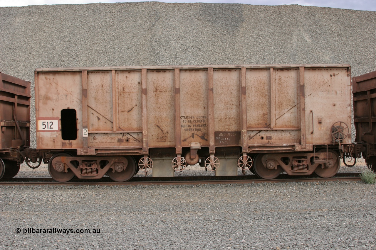 050412 0758
Quarry 8, Shaw Siding area. Side view of 1963 built Magor USA ballast waggon 512.
Keywords: Magor-USA;BHP-ballast-waggon;