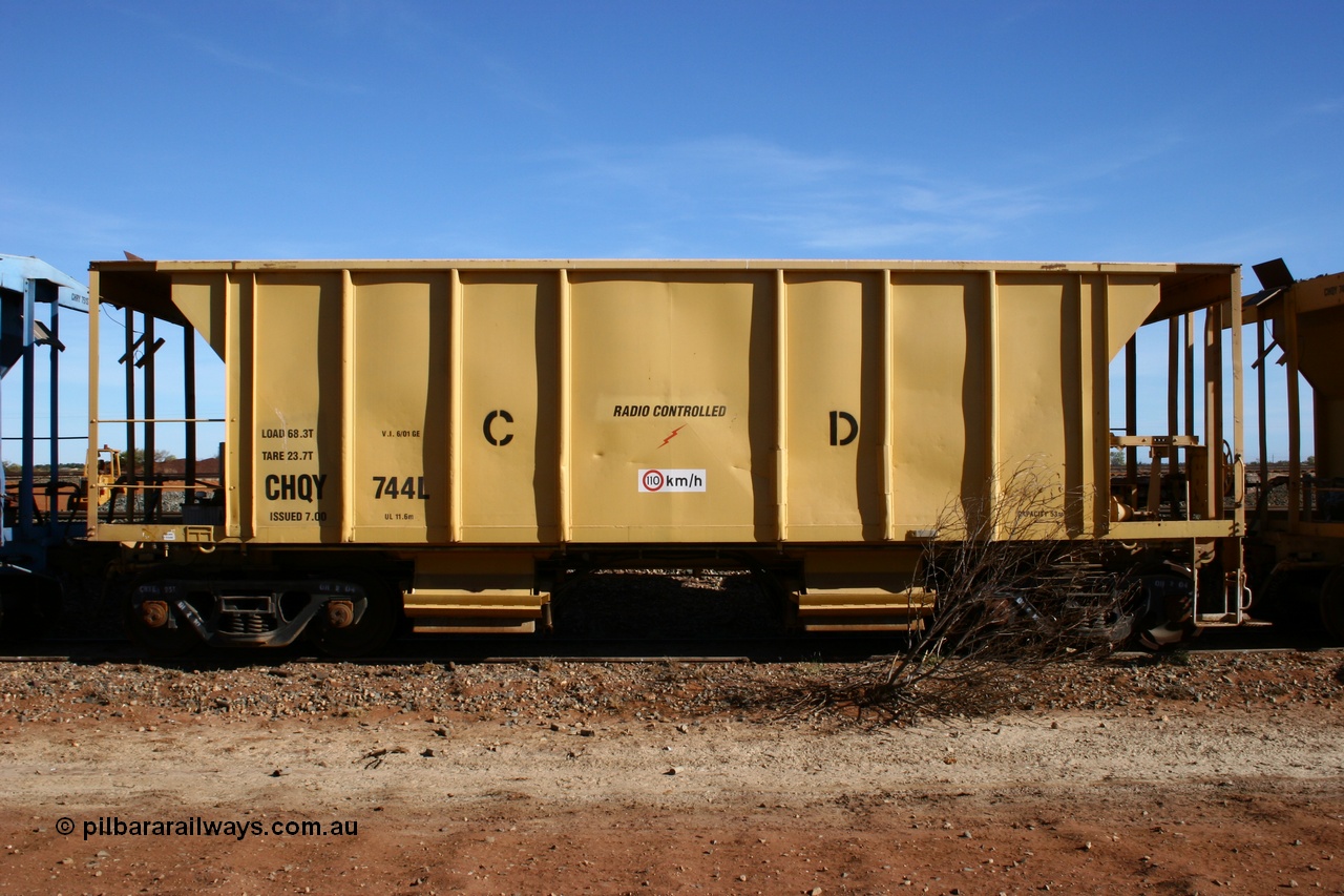 050518 2079
Flash Butt yard, CFCLA hire ballast waggon CHQY type CHQY 744.
Keywords: CHQY-type;CHQY744;CFCLA;CRDX-type;BHP-ballast-waggon;