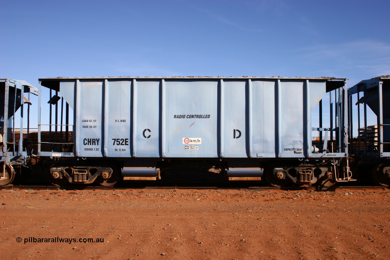 050518 2105
Flash Butt yard, CFCLA hire ballast waggon CHRY type CHRY 752.
Keywords: CHRY-type;CHRY752;CFCLA;CRDX-type;BHP-ballast-waggon;