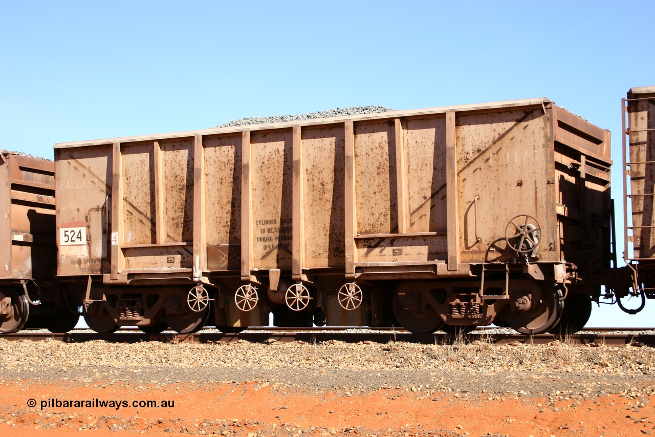 050518 2167
Bing Siding. 3/4 view of 1963 built Magor USA waggon 524, originally in ore service before conversion to a ballast waggon.
Keywords: Magor-USA;BHP-ballast-waggon;