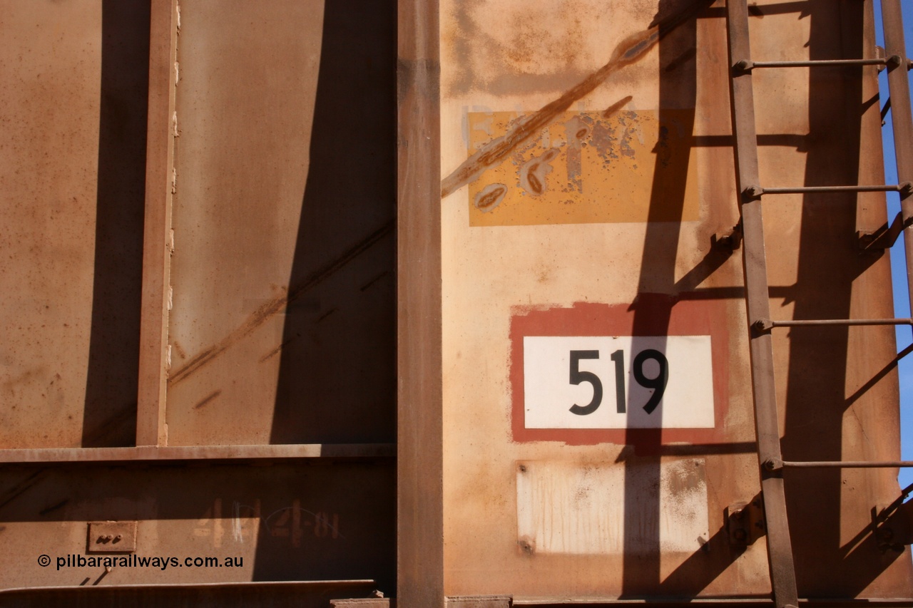 050518 2203
Bing Siding, view of number plate and original markings on ballast waggon 519.
Keywords: Magor-USA;BHP-ballast-waggon;