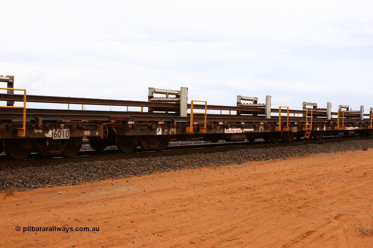 050522 2729
Goldsworthy Junction, rail recovery and transport train flat waggon #19, 6013, built by Scotts of Ipswich Qld in 1970.
Keywords: Scotts-Qld;BHP-rail-train;