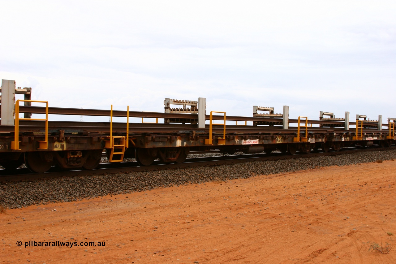 050522 2730
Goldsworthy Junction, rail recovery and transport train flat waggon #20, 6010, built by Scotts of Ipswich Qld in September 1970.
Keywords: Scotts-Qld;BHP-rail-train;