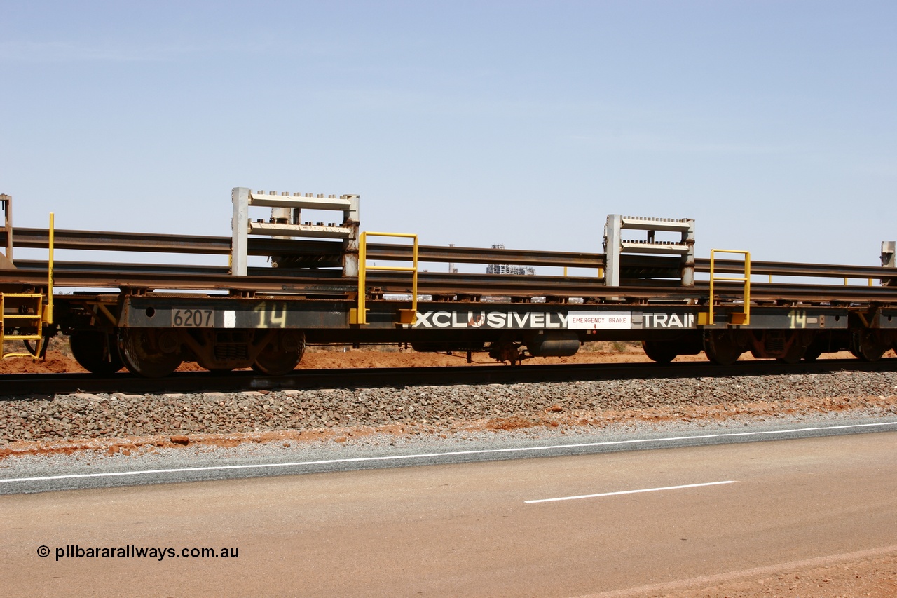 051001 5689
Boodarie, the Steel Train or rail recovery and transport train, flat waggon #14, 6207, a Comeng WA built flat waggon from January 1977 under order no. 07-M-282 RY.
Keywords: Comeng-WA;BHP-rail-train;