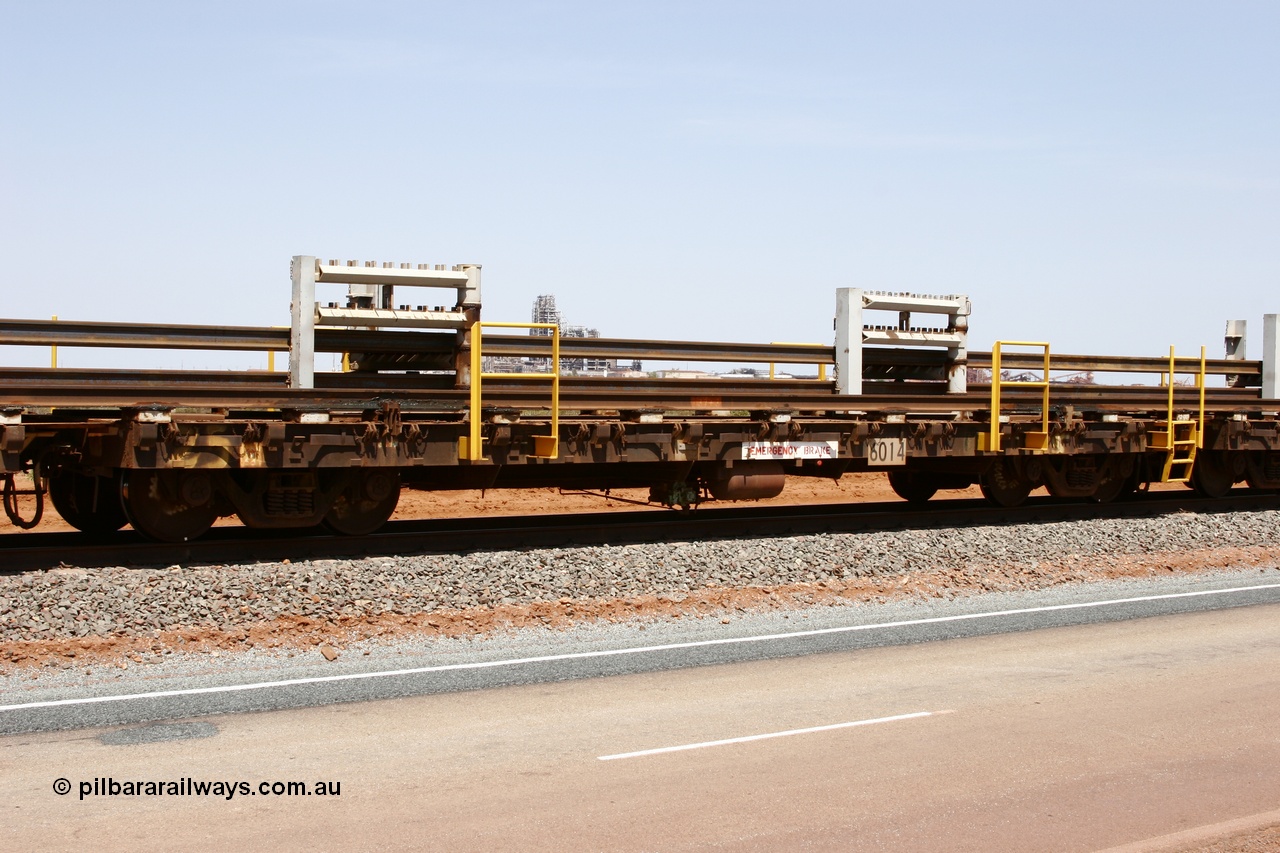 051001 5715
Boodarie, the Steel Train or rail recovery and transport train, flat waggon #25, 6014, a Comeng WA built flat waggon from September 1971.
Keywords: Comeng-WA;BHP-rail-train;