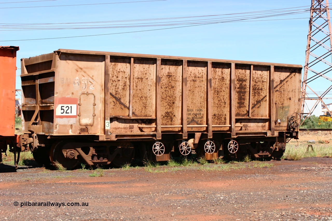 060414 3444
Nelson Point yard, Magor USA built ballast waggon 521, with original number 652 visible.
Keywords: Magor-USA;BHP-ballast-waggon;