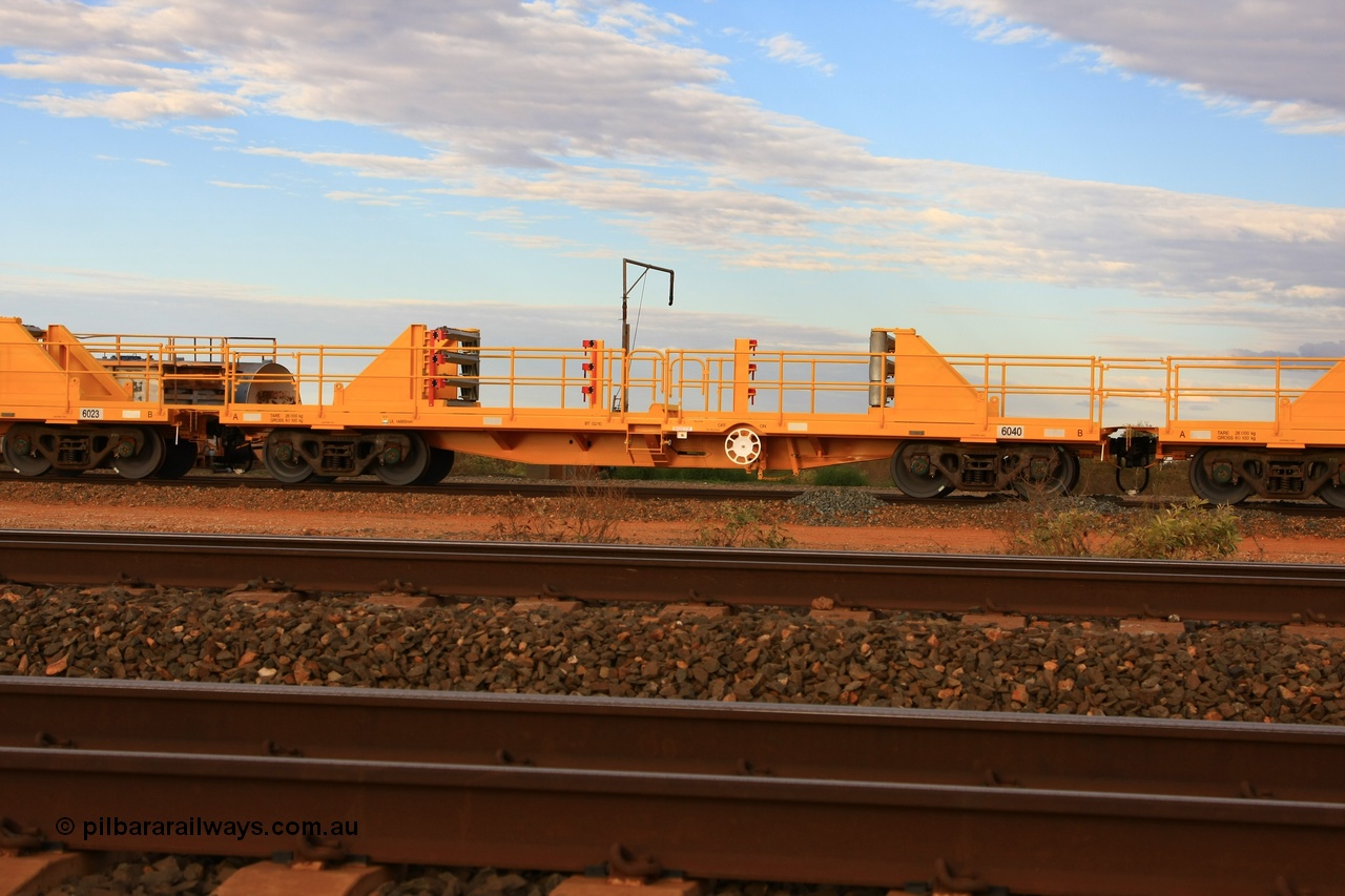 100717 0663
Flash Butt yard, new rail stock carrier waggon 6040, built by Gemco Rail in late 2009-10 with Barber bogies.
Keywords: Gemco-Rail-WA;BHP-rail-train;
