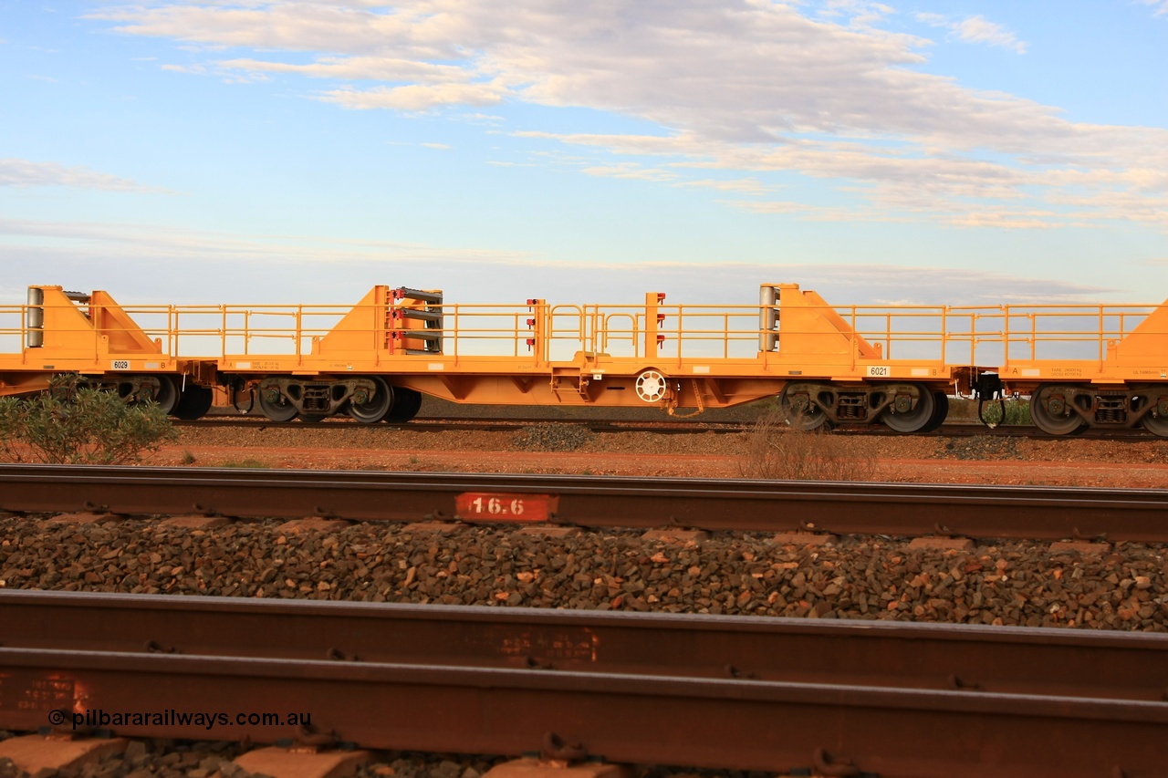 100717 0669
Flash Butt yard, new rail stock carrier waggon 6021, built by Gemco Rail in 2010 riding on Barber bogies.
Keywords: Gemco-Rail-WA;BHP-rail-train