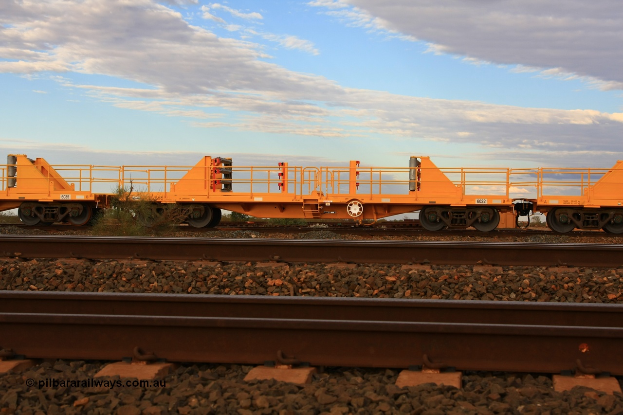 100717 0677
Flash Butt yard, new rail stock carrier waggon 6022, built by Gemco Rail in late 2009-10 with Barber bogies.
Keywords: Gemco-Rail-WA;BHP-rail-train;