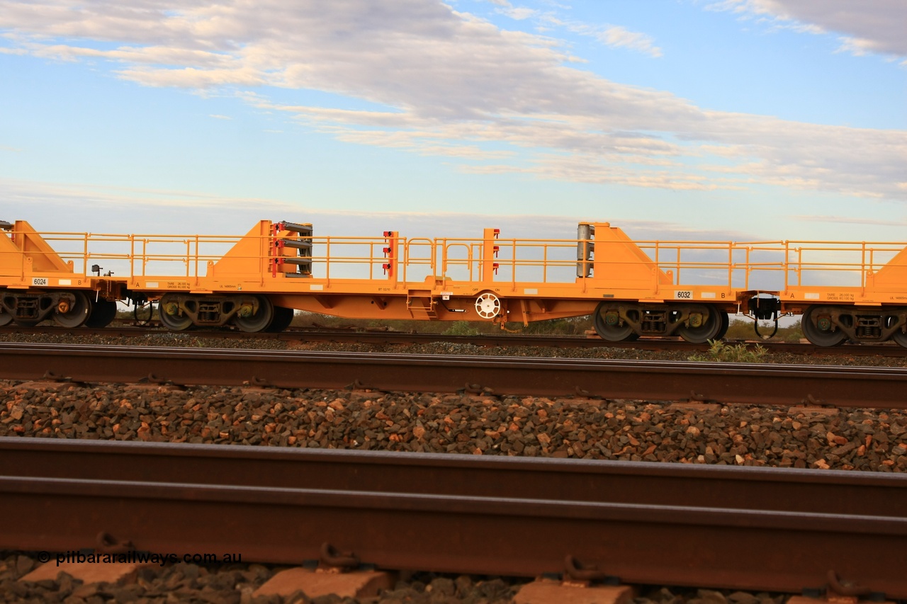 100717 0679
Flash Butt yard, new rail stock carrier waggon 6032, built by Gemco Rail in late 2009-10 with Barber bogies.
Keywords: Gemco-Rail-WA;BHP-rail-train;
