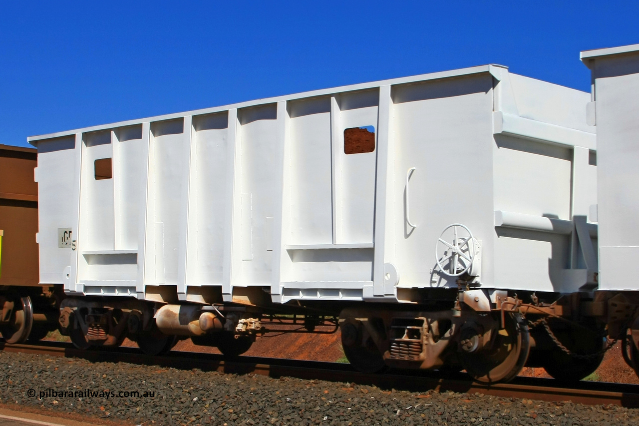 1057 Comeng 110414 0109
1057 an Index Waggon for Car Dumper 4 at Finucane Island, converted from a Comeng WA build ore waggon.
Keywords: Comeng-WA;BHP-index-waggon;