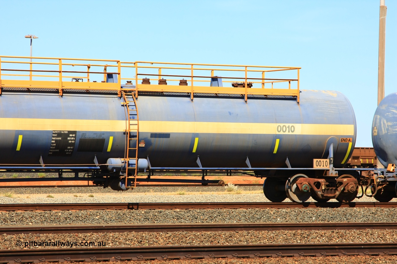 110411 09979
Nelson Point, empty 116 kL Comeng NSW built tank waggon 0010 from 1972, one of three such tank waggons.
Keywords: Comeng-NSW;BHP-tank-waggon;