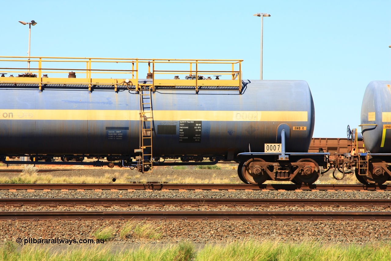 110411 10008
Nelson Point, empty 82 kL Comeng NSW built tank waggon 0007 one of six such tank waggons built in 1970-71.
Keywords: Comeng-NSW;BHP-tank-waggon;