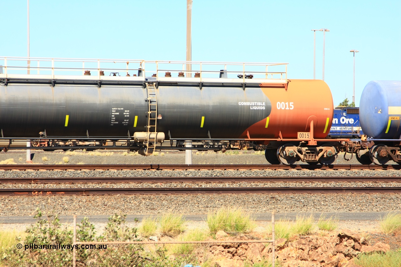 110411 10019
Nelson Point, empty 116 kL Comeng WA built tank waggon 0015 from 1974-5, one of six such tank waggons, wearing the BHP Billiton Earth livery.
Keywords: Comeng-WA;BHP-tank-waggon;