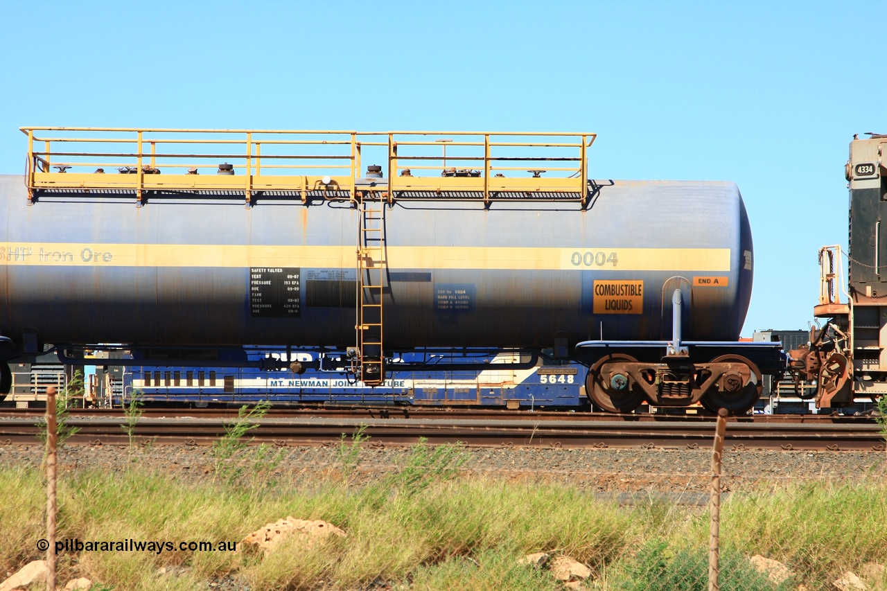 110411 10035
Nelson Point, empty 82 kL Comeng NSW built tank waggon 0004 one of six such tank waggons built in 1970-71.
Keywords: Comeng-NSW;BHP-tank-waggon;