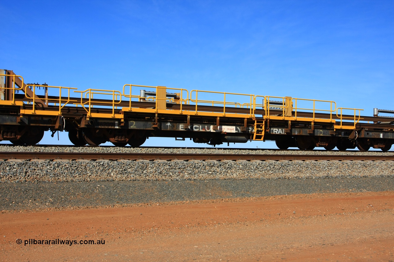 110619 1882
South of Mooka Siding, the Steel Train or rail recovery and transport train, flat waggon #12, 6209, a Comeng WA built flat waggon from January 1977 under order no. 07-M-282 RY.
Keywords: Comeng-WA;BHP-rail-train;