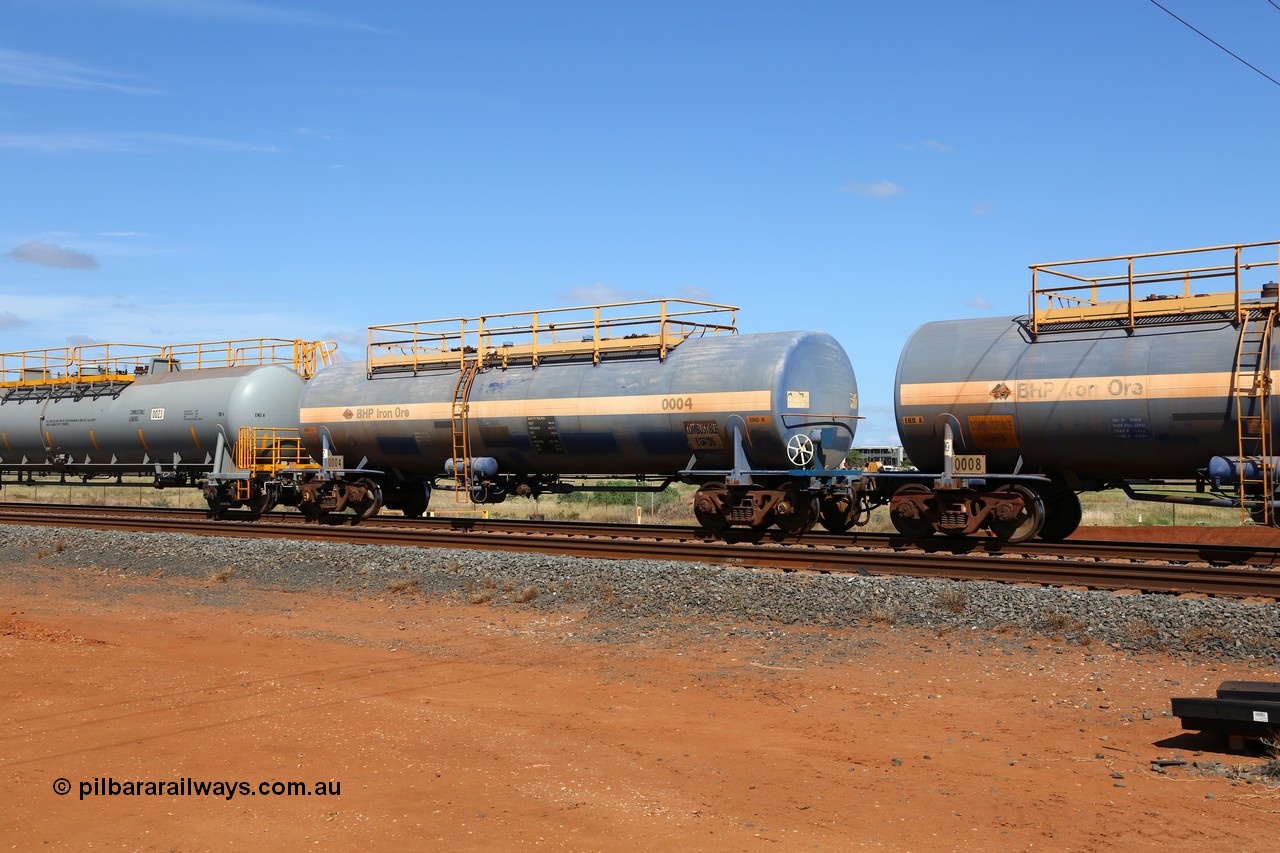 150314 7752
Bing Siding, empty 82 kL Comeng NSW built tank waggon 0004 one of six such tank waggons built in 1970-71.
Keywords: Comeng-NSW;BHP-tank-waggon;