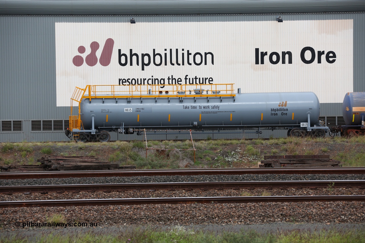 150523 8201
Nelson Point, empty 116 kL CNR-QRRS of China built tank waggon 0035, one of a second batch delivered in 2015 with safety slogan 'Take time to work safely'.
Keywords: CNR-QRRS-China;BHP-tank-waggon;