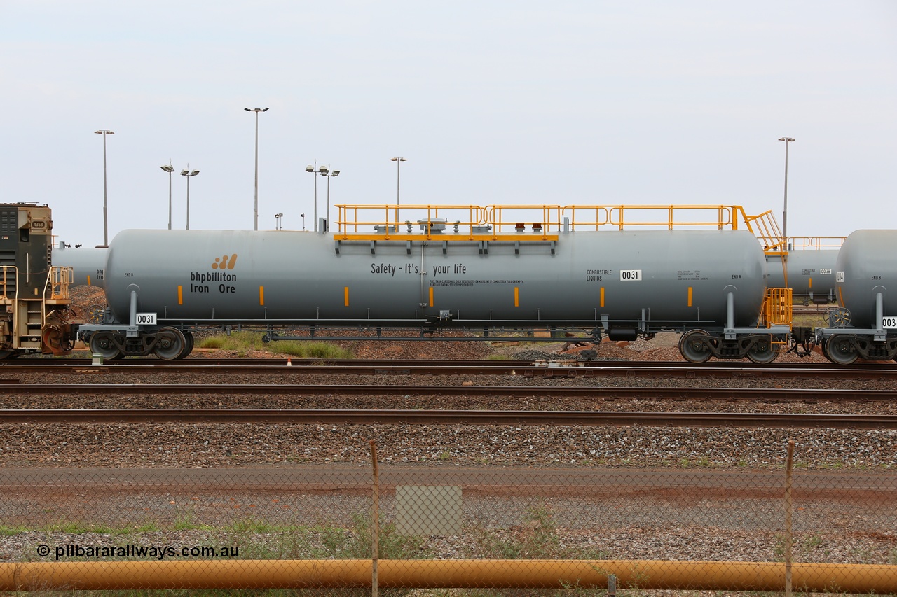 150523 8212
Nelson Point, empty 116 kL CNR-QRRS of China built tank waggon 0031, class leader of a second batch delivered in 2015 with safety slogan 'Safety - It's your life'.
Keywords: CNR-QRRS-China;BHP-tank-waggon;