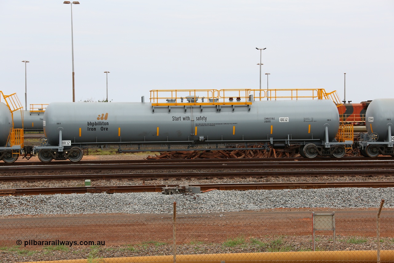 150523 8216
Nelson Point, empty 116 kL CNR-QRRS of China built tank waggon 0032, one of a second batch delivered in 2015 with safety slogan 'Start with safety'.
Keywords: CNR-QRRS-China;BHP-tank-waggon;