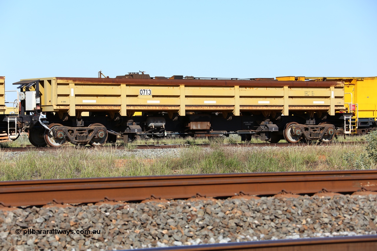 150619 9085
Flash Butt yard, CNR-QRRS of China built side dump waggons, built and delivered around 2011-12, waggon 0713 loaded with fines for sheeting.
Keywords: CNR-QRRS-China;BHP-ballast-waggon;