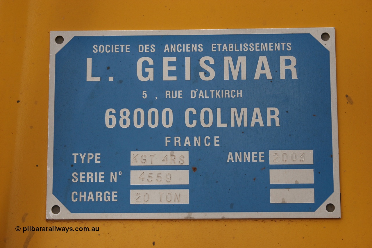 050412 0781
Hesta Siding south, builders plate of BHP's EX 01 high rail excavator, built in France by Geismar as a KGT 4RS model with serial 4559. 12th April 2005.
Keywords: EX01;Geismar;KGT4RS;4559;track-machine;