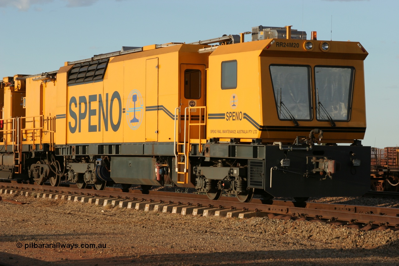 050414 0946
Flash Butt yard, Speno Australia's RR24 model 24 stone rail grinder serial M20 before it had id stickers fitted, this unit was later stickered as RG 1, view of the generator and driving module. 14th April 2005.
Keywords: Speno;RR24;M20;track-machine;