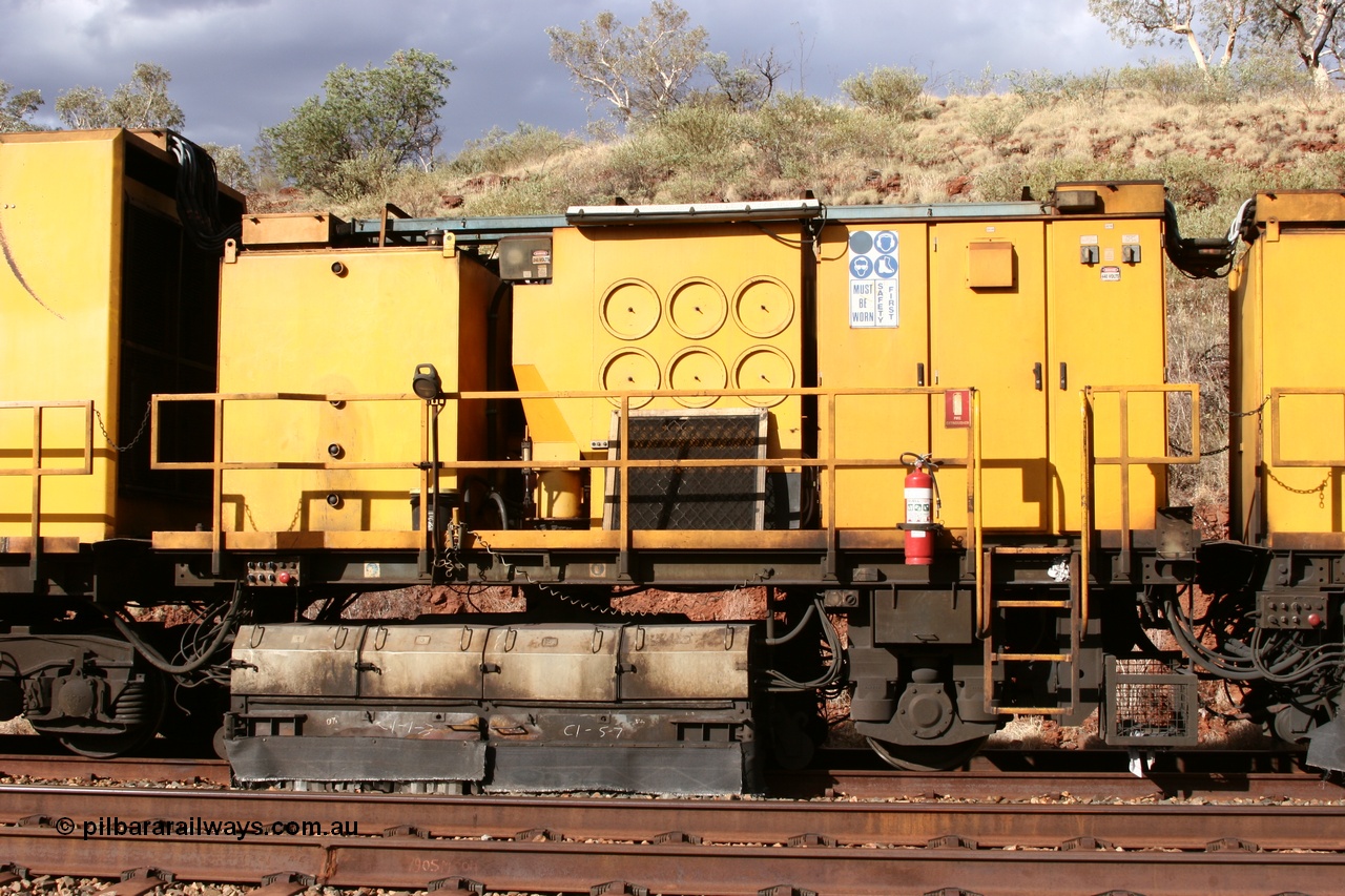 050421 1614
Hesta Siding backtrack, Speno Australia's 24 stone rail grinder before they had id stickers fitted, this unit was later stickered as RG 2, side view of the first grinding module. 21st April 2005.
Keywords: Speno;RR24;track-machine;