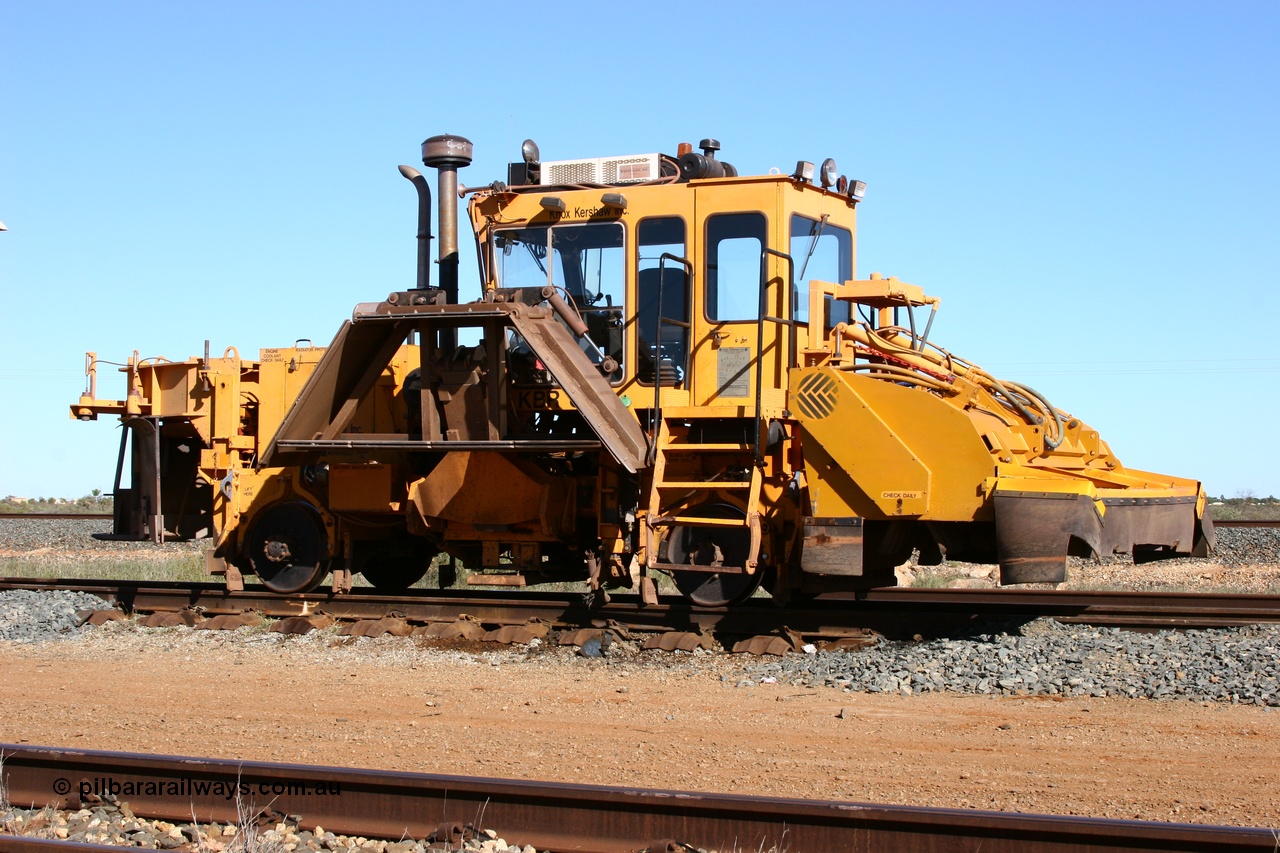 050801 4729
Flash Butt yard, a Knox Kershaw KBR 850 ballast regulator. 1st August 2005.
Keywords: Knox-Kershaw;KBR-850;track-machine;