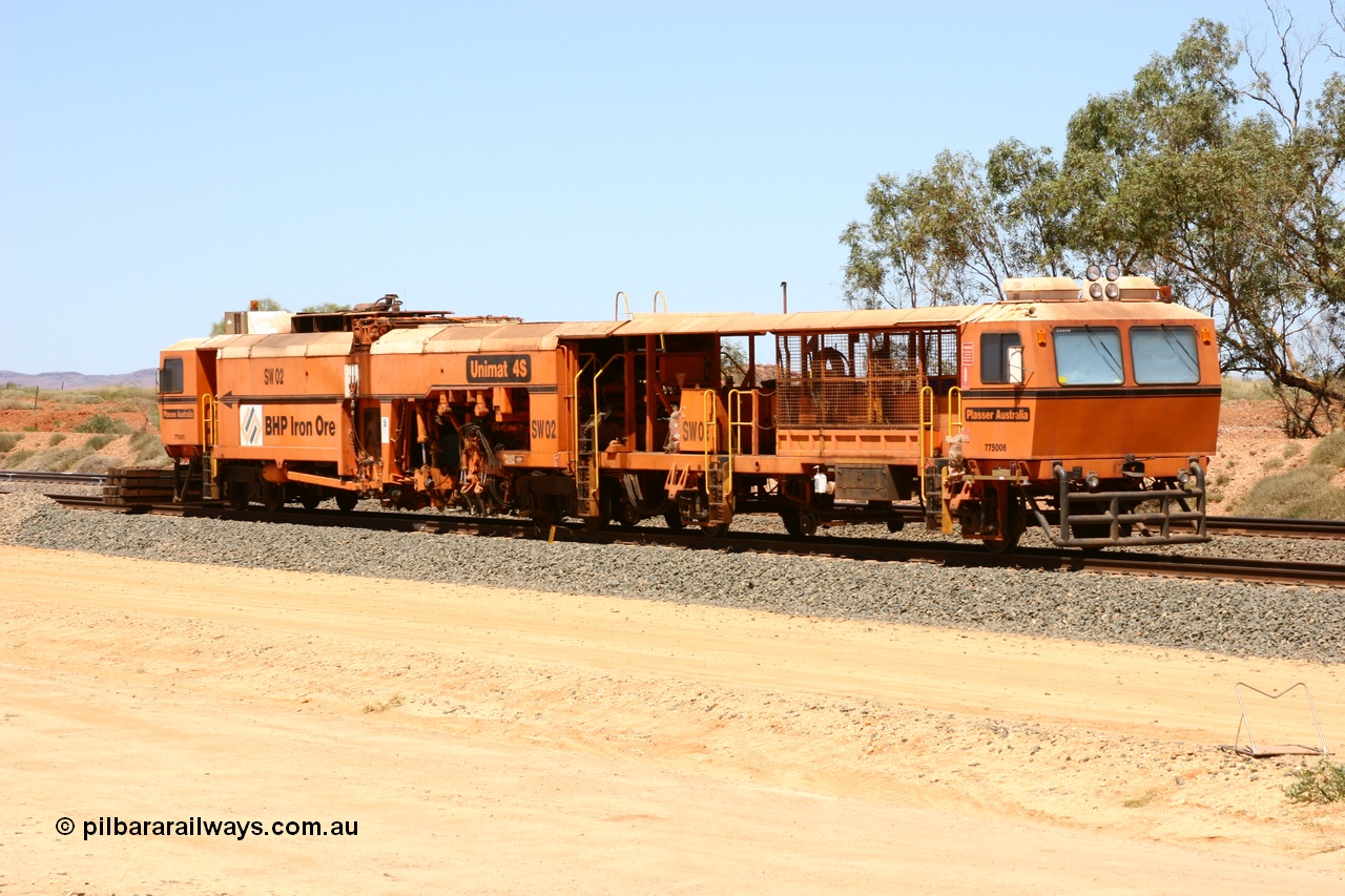 050917 5523
Coon Siding, on the truncated passing siding following a derailment Switch Tamper SW 02 is a Plasser Australia model Unimat S4 switch tamper. 17th September 2005.
Keywords: SW02;Plasser-Australia;Unimat-4S;track-machine;