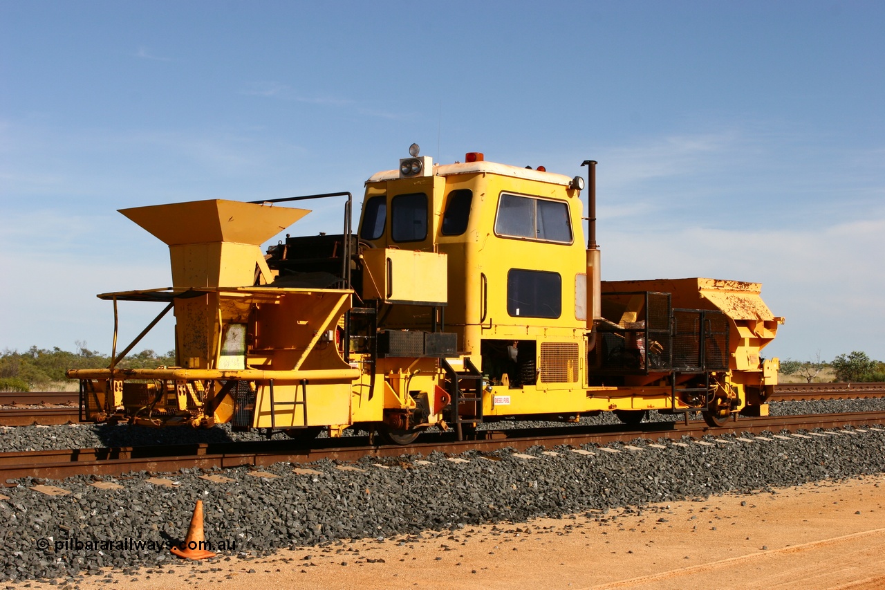 060403 3267
Tabba North backtrack, BHP clip driving machine, modified from a former Plasser Australia USP 3000 ballast regulator. 3rd April 2006.
Keywords: track-machine;Plasser-Australia;USP3000;