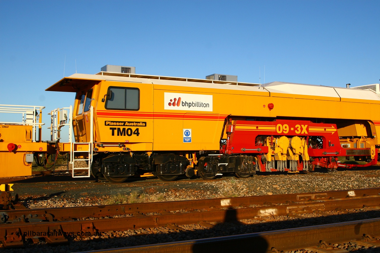 080621 2794
Walla back track, BHP track machine TM04 a Plasser Australia unit model 09-3X serial M489. 21st June 2008.
Keywords: TM04;Plasser-Australia;09-3X;M489;track-machine;