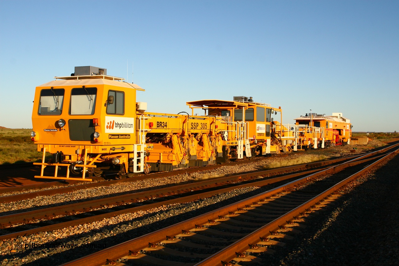 080621 2804
Walla back track, BHP track machine BR 34 a Plasser Australia unit model 305 serial M490. 21st June 2008.
Keywords: BR34;Plasser-Australia;SSP-305;M490;track-machine;