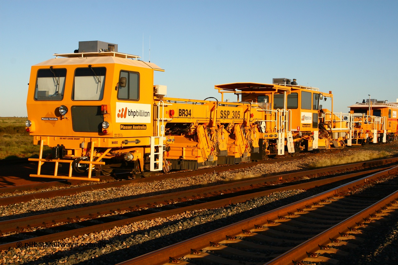 080621 2805
Walla back track, BHP track machine BR 34 a Plasser Australia unit model 305 serial M490. 21st June 2008.
Keywords: BR34;Plasser-Australia;SSP-305;M490;track-machine;