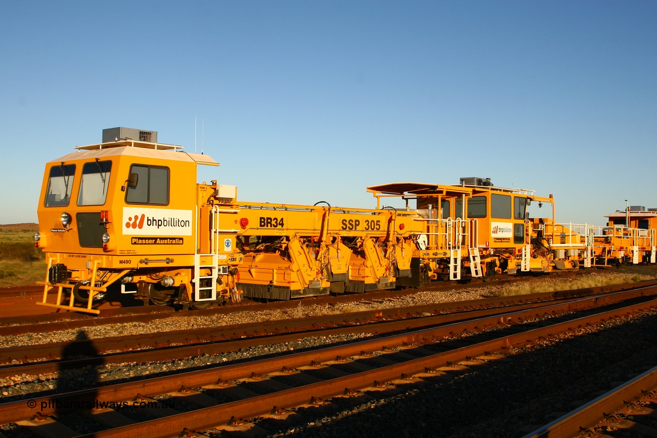 080621 2807
Walla back track, BHP track machine BR 34 a Plasser Australia unit model 305 serial M490. 21st June 2008.
Keywords: BR34;Plasser-Australia;SSP-305;M490;track-machine;