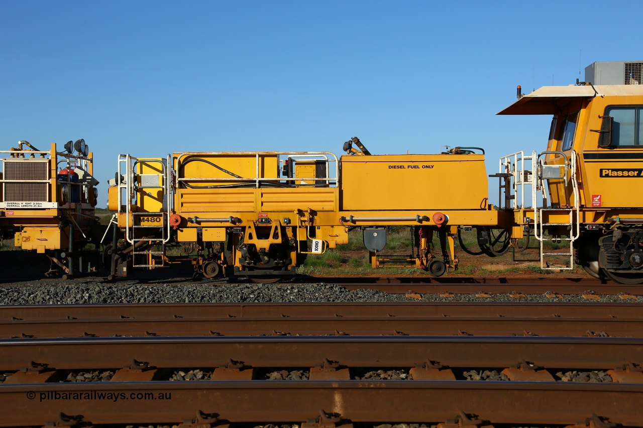 150619 9161
Walla back track, BHP track machine Tamper 3 a Plasser Australia unit model 09-3X serial M480. 19th June 2015.
Keywords: Tamper3;Plasser-Australia;09-3X;M480;track-machine;