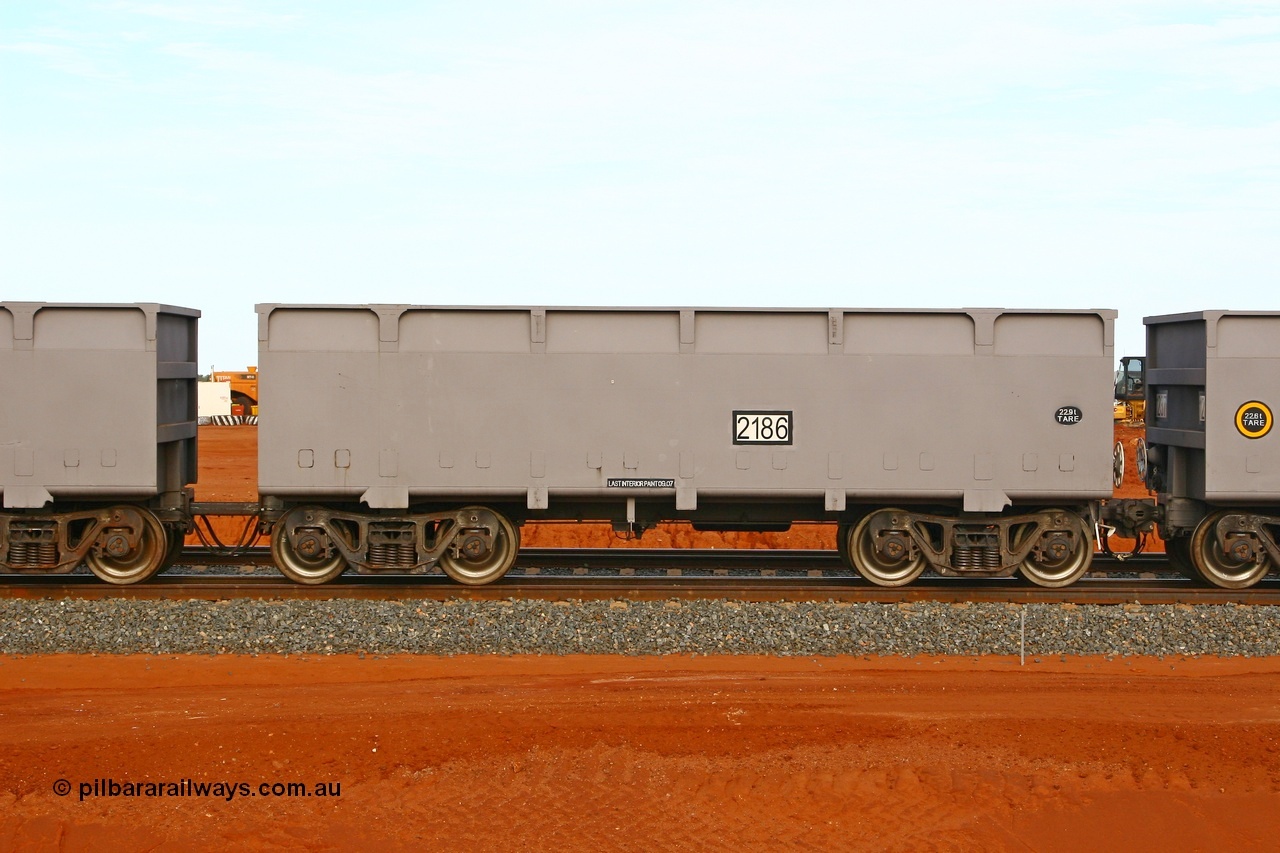 080304 2185
Thomas Yard, down the rail welding end, side view of control waggon 2186, built by China Southern or CSR at their Zhuzhou Rolling Stock Works in China in 2007. 4th March 2008.
Keywords: 2186;CSR-Zhuzhou-Rolling-Stock-Works-China;FMG-ore-waggon;