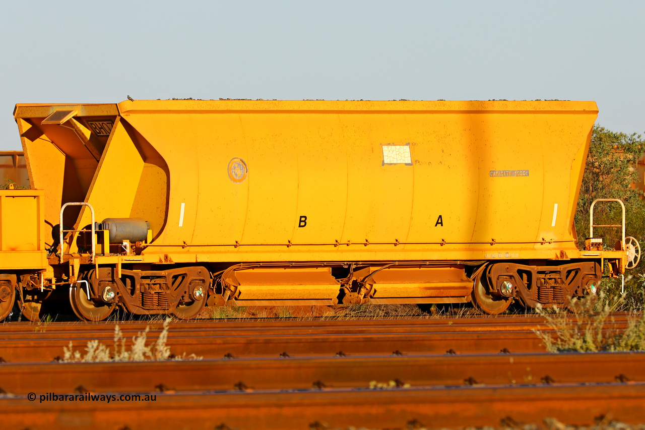 250501 0622
Thomas Yard, one of FMG's thirty five ballast waggons, BH 07, 100 tonne capacity, built in China by CSR at the Yangtze Rolling Stock Company in 2008. May 1, 2025.
Keywords: BH16;CSR-Yangtze-Rolling-Stock-Co-China;FMG-ballast-waggon