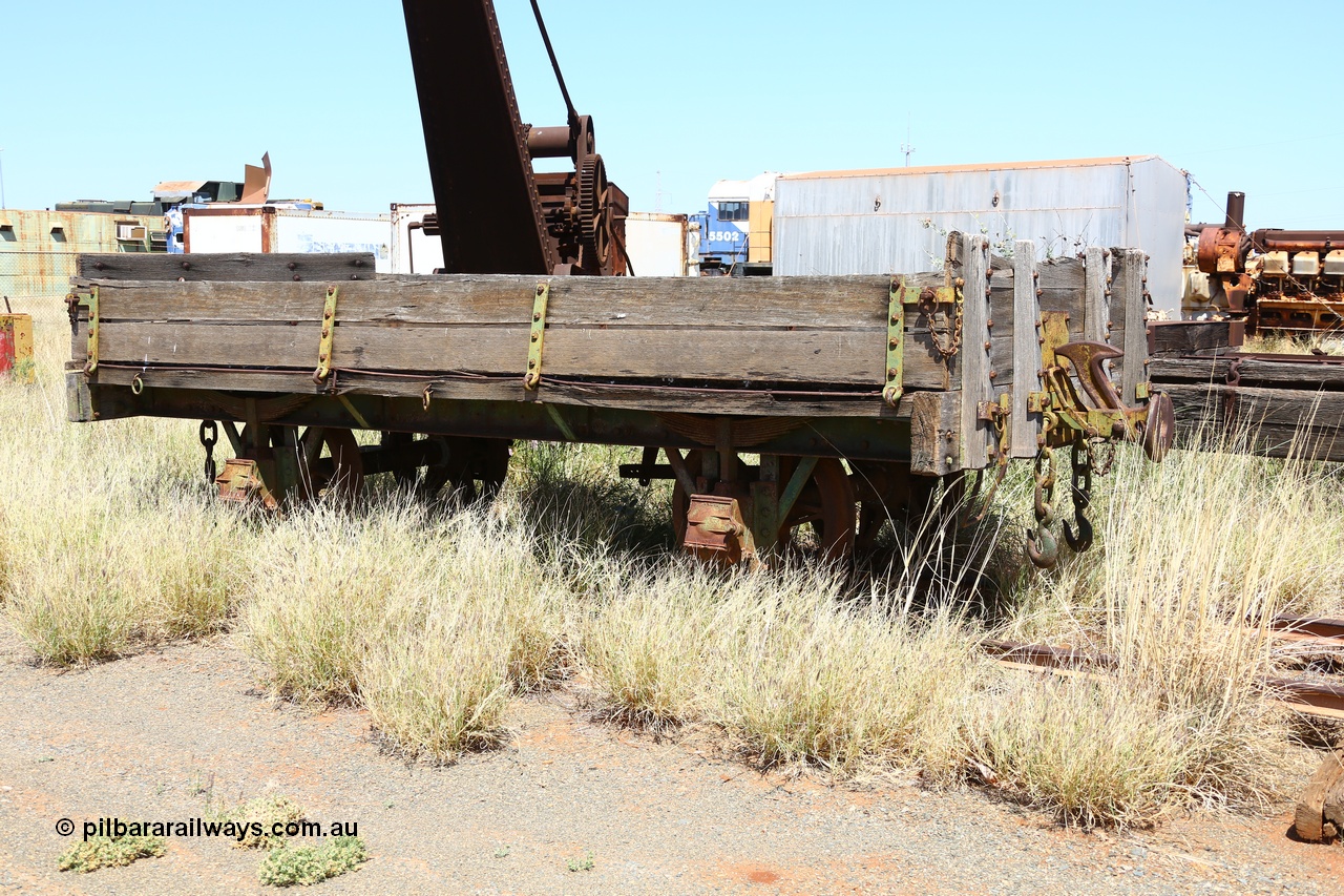 200914 7816
Pilbara Railways Historical Society, four wheel waggon showing chopper coupler and chains of the this un braked rollingstock. 14th September 2020.

