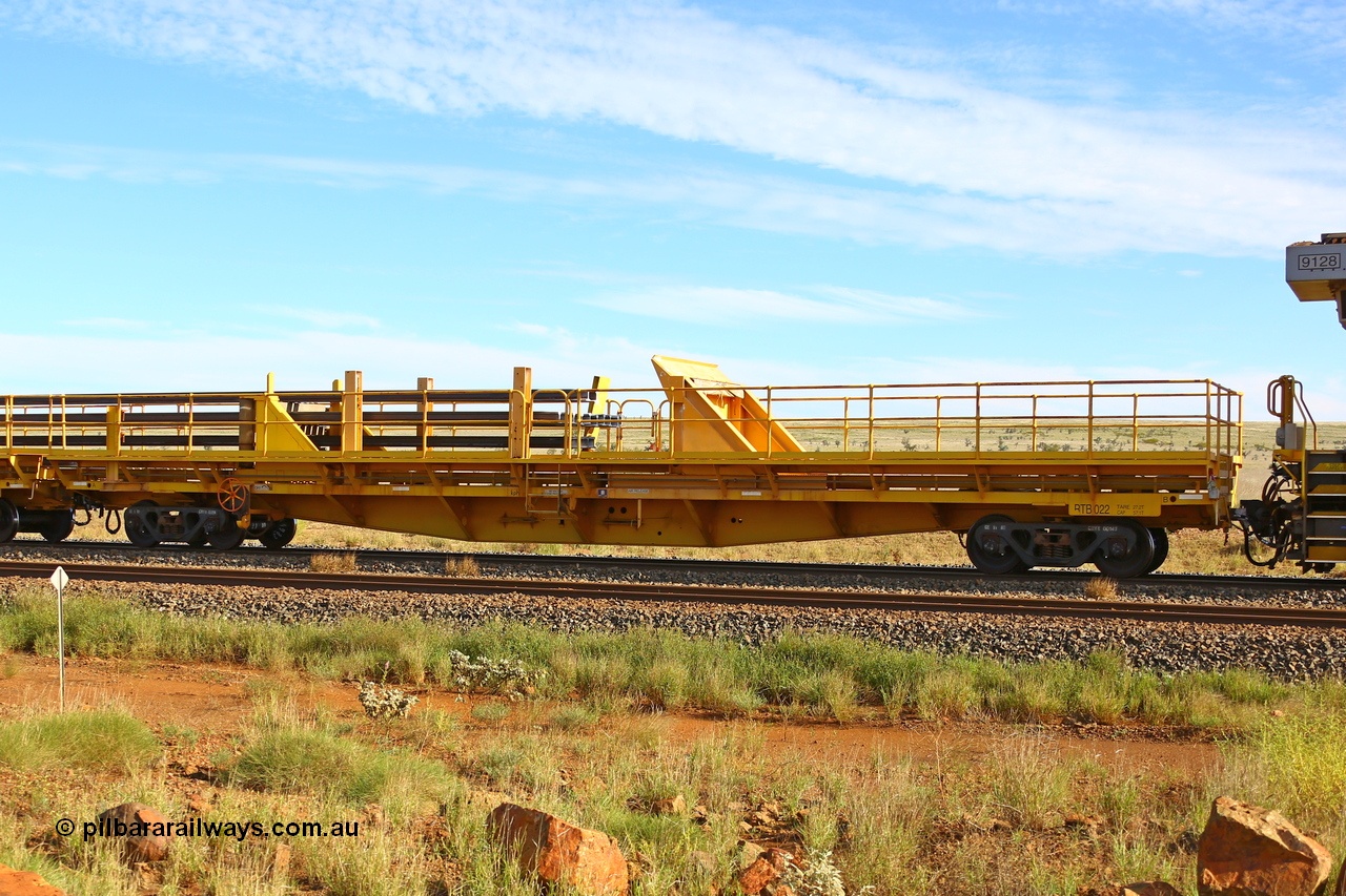 210510 1098
Near Gull on the Rio Tinto Dampier - Tom Price line at the 101.5 km, RTB type end rail waggon RTB 022 on Rio Tinto's Gemco Rail built rail train consist. 10th May 2021. [url=https://goo.gl/maps/9WbRn1E4vP6a1YbN8]Location[/url].
Keywords: RTB-type;RTB022;Gemco-Rail-WA;